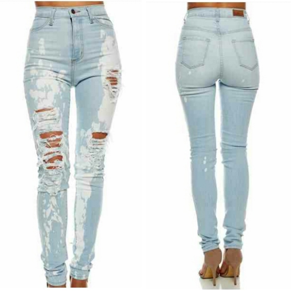***Only 1 Left***Juniors distressed skinny Jeans
